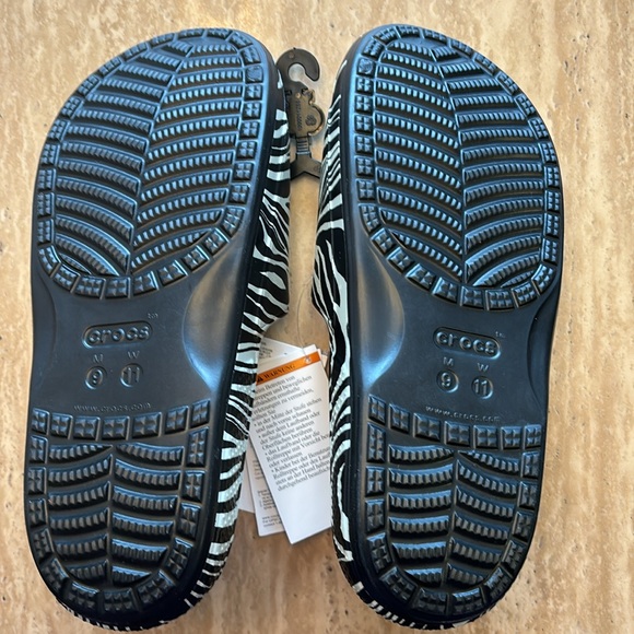 Crocs Classic Animal Remix Slide. Men’s 9/Women’s 11. New with tags. Zebra. - Picture 4 of 9